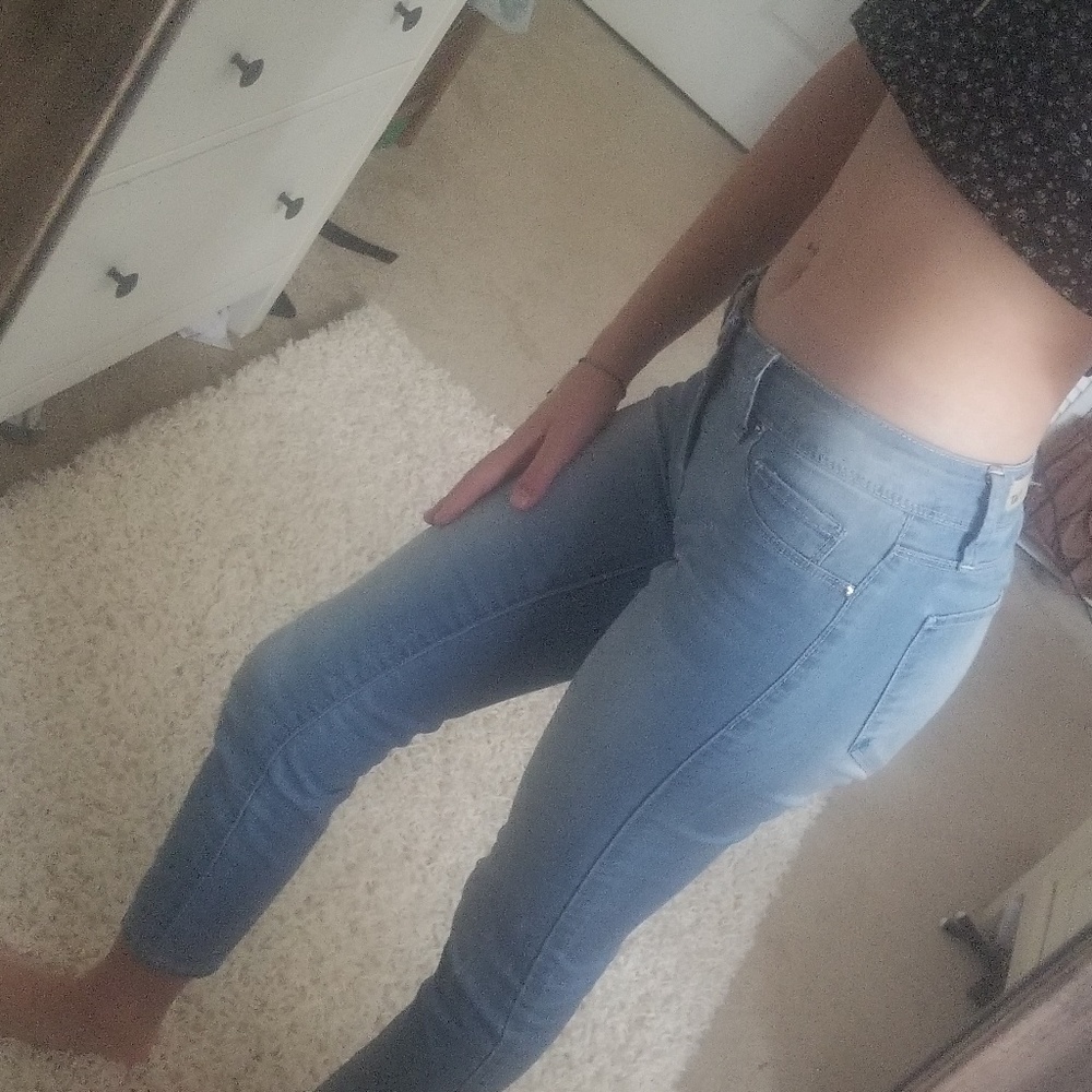 ♡ YMI Light wash jeggings